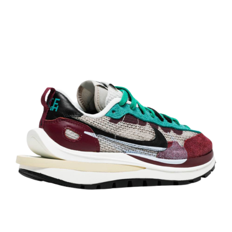 Nike Vaporwaffle Sacai Villain Red Neptune Green